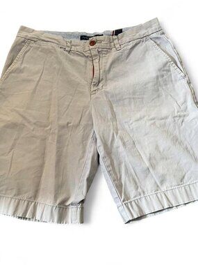 Tommy Hilfiger light khaki shorts Size 32